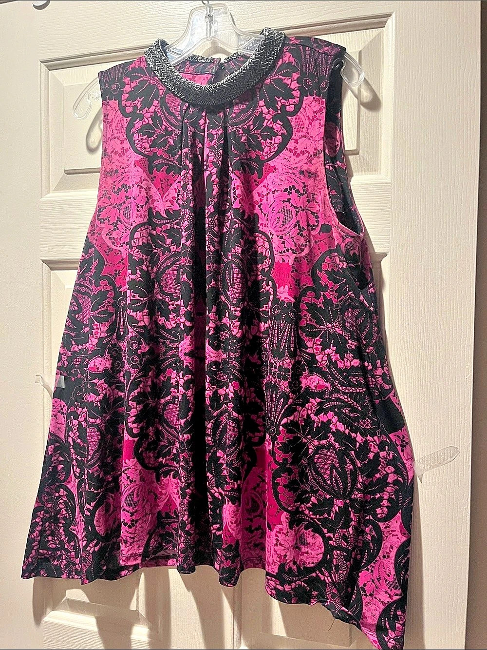 Alfani Floral Sleeveless Blouse Pink Black Size Large good condition